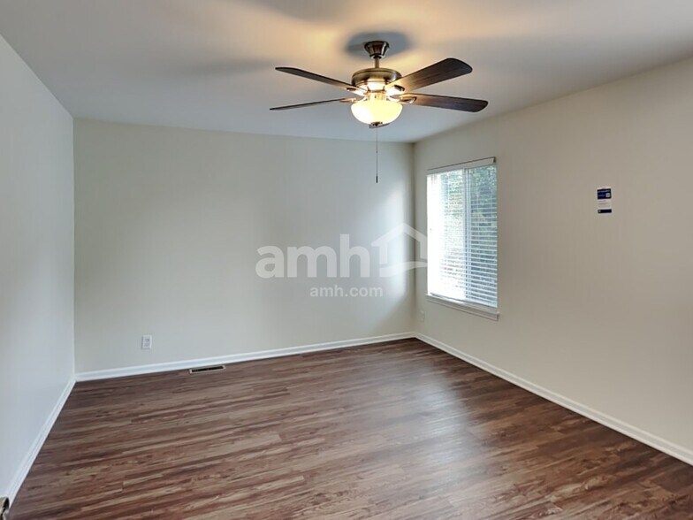 Building Photo - 21744 W Knollwood Dr