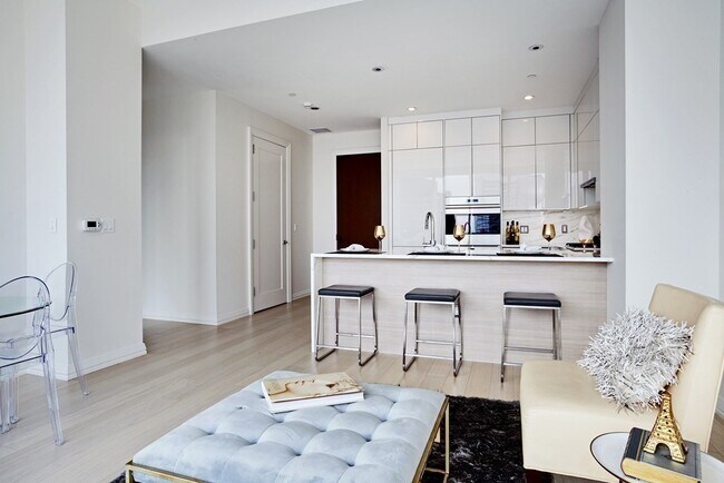 Building Photo - 1 Franklin St