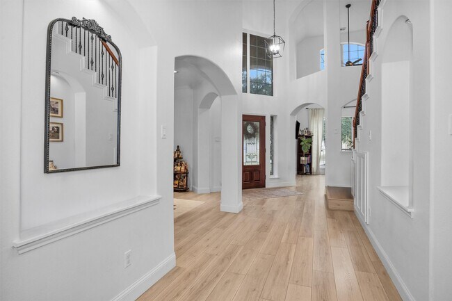 Building Photo - 3006 E Lake Falls Cir