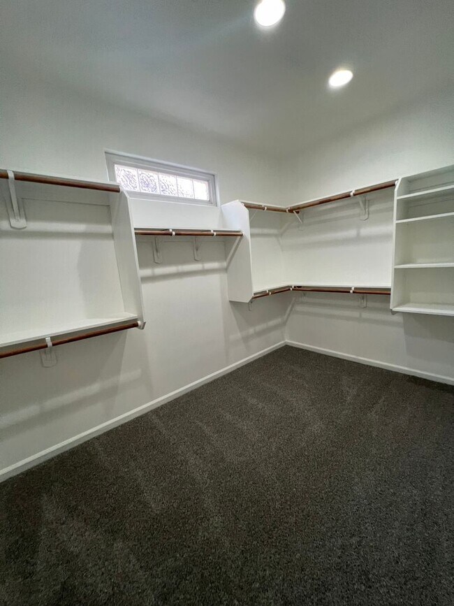 Building Photo - 2724 Tecopa Ave