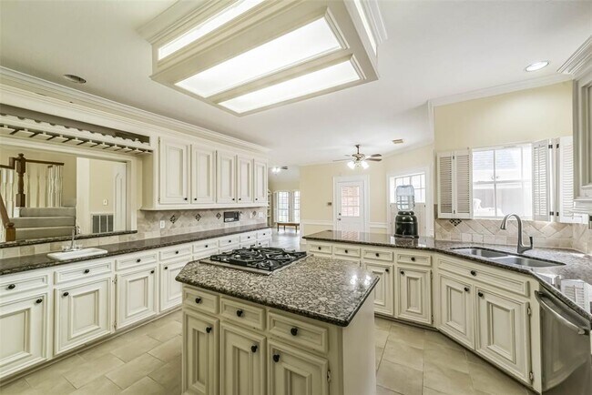 Building Photo - 1706 Galleon Oaks Dr