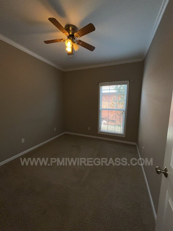 Building Photo - 249 Windsor Garden Dr