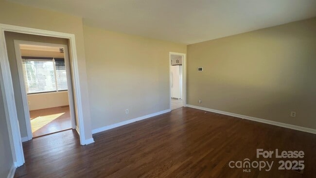 Building Photo - 715 Tom Hunter Rd