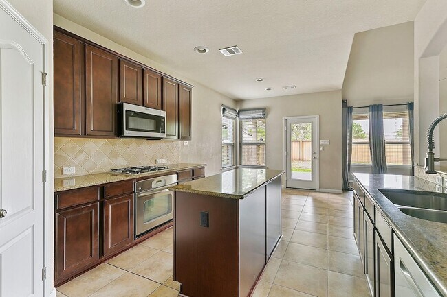 Building Photo - 26315 Cedar Pine Dr