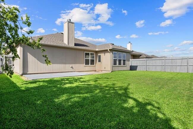 Building Photo - 7915 Redbrush