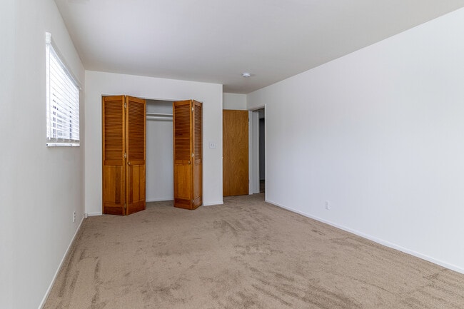 Building Photo - 4130 Vinton Ave
