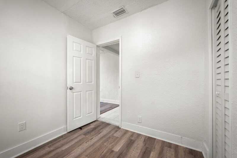 Building Photo - 3524 Boulevard St