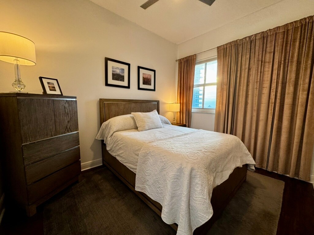 Primary bedroom - 1250 S Miami Ave