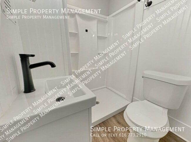 Building Photo - 928 Chatham St NW