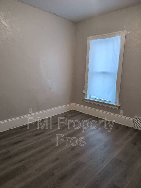 Building Photo - 2132 N 40th St