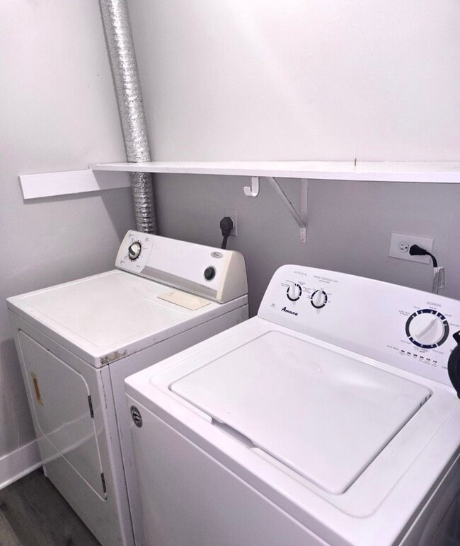 Building Photo - 1808 Fayette Walk