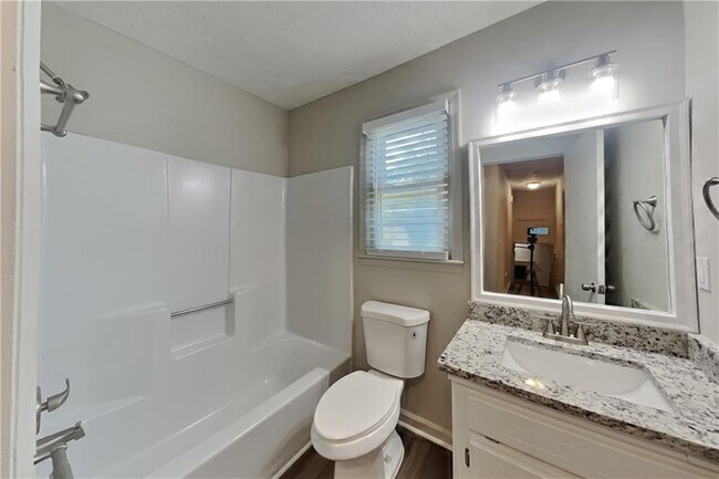 Building Photo - 3117 Calumet Cir NW