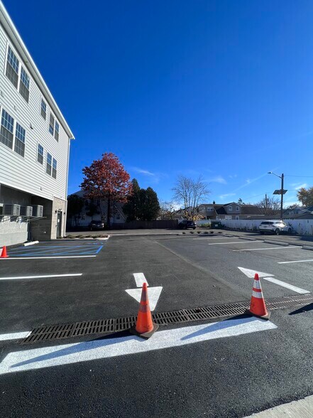 Building Photo - 125 Broughton Ave