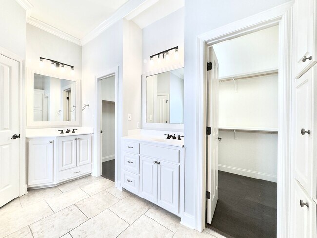 Building Photo - Luxury 4BR/3BA Home on Golf Course in Pelican Point – Resort-Style Living!