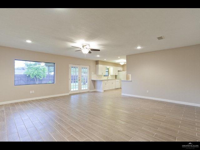 Building Photo - 16 Fern Ave W