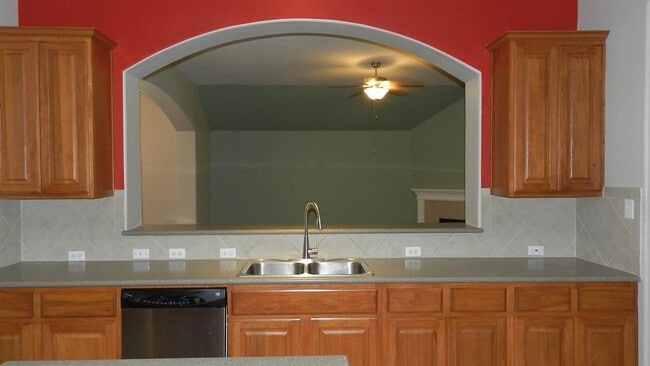 Building Photo - 613 Hickory Run Dr