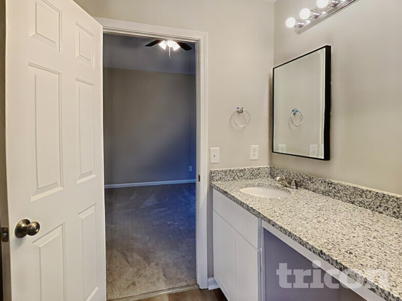 Building Photo - 4276 Ward Bluff Dr