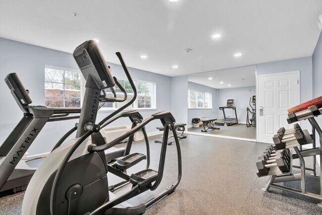 Building Photo - FIRST MONTH FREE- STUDIO APT- Available 1/...