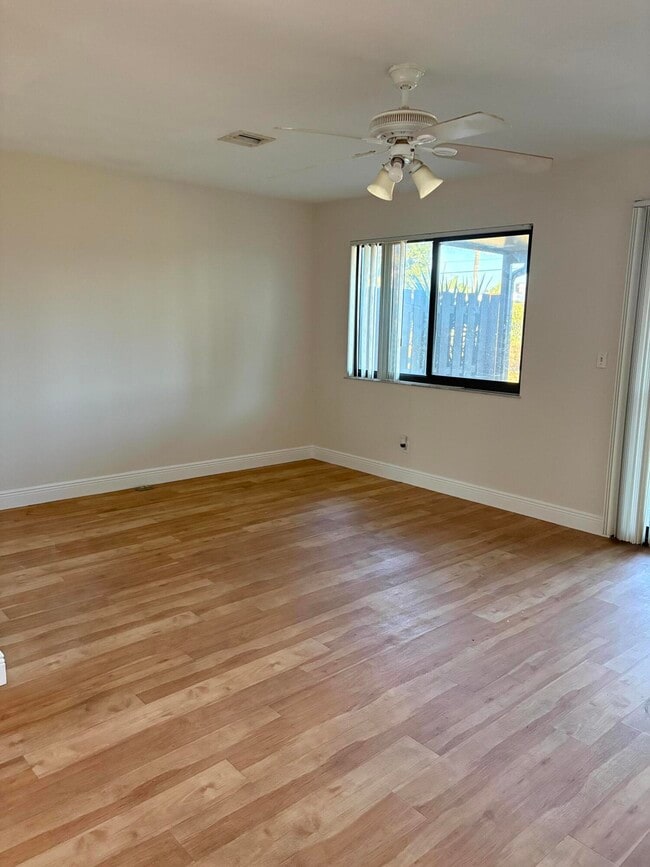 Building Photo - 5106 Pier Dr