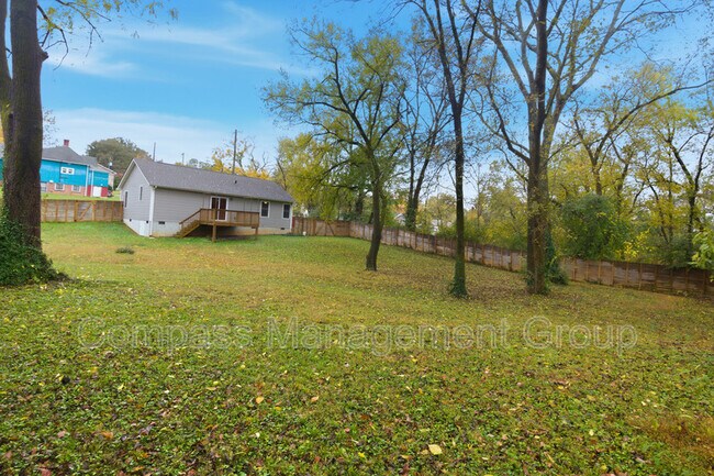 Building Photo - 3104 Husky Way