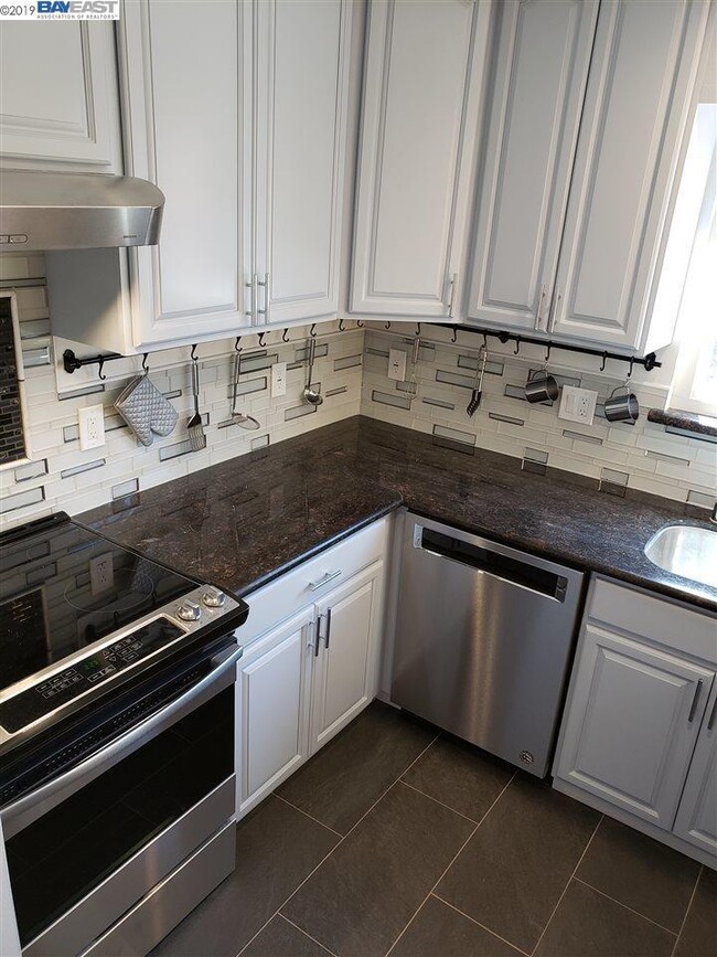 Building Photo - 40292 Santa Teresa Common