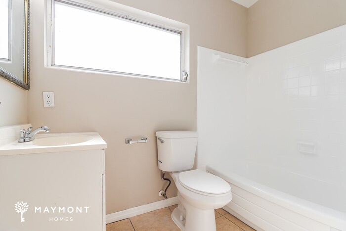 Building Photo - 3290 Hillsdale Ave