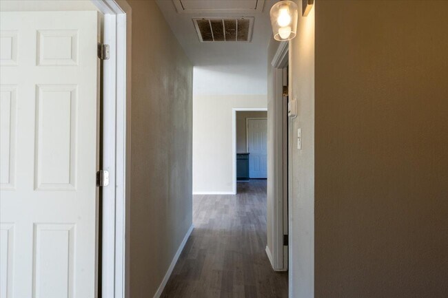 Building Photo - 5851 Southtown St