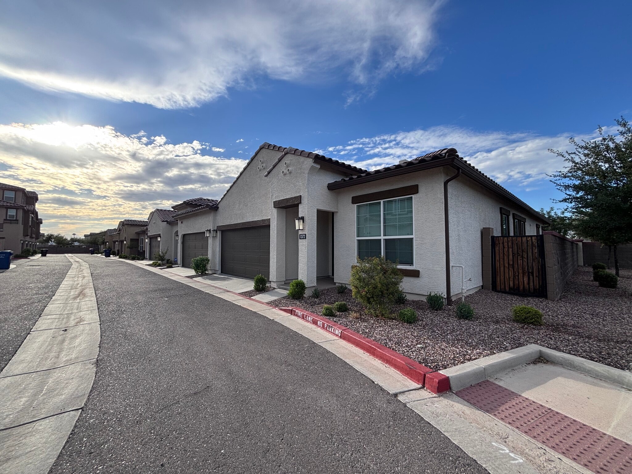 Building Photo - 1255 N Arizona Ave