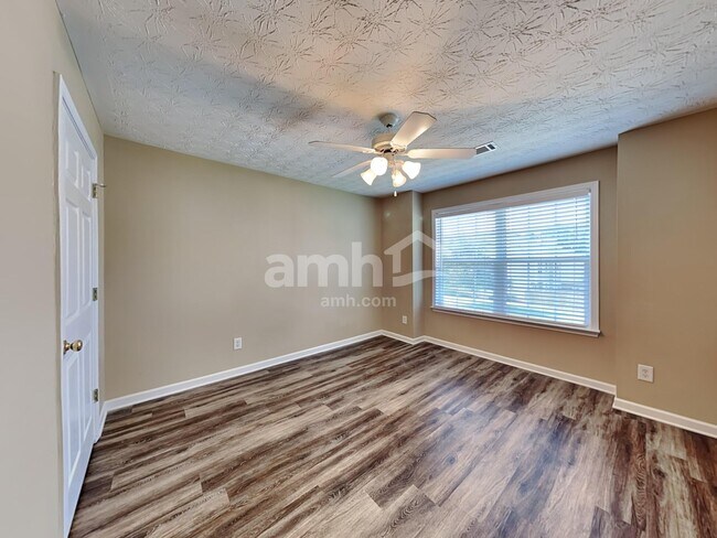 Building Photo - 2622 Lance Ridge Way NE