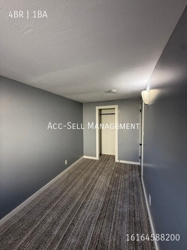 Building Photo - 419 Brenner St NE