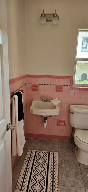 Building Photo - 224 11th Ave N