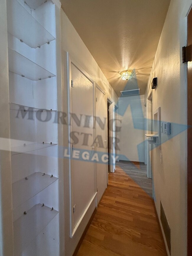 Building Photo - Cute 3-Bedroom with Large Backyard!