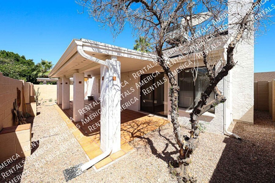 Building Photo - 3301 E Wescott Dr