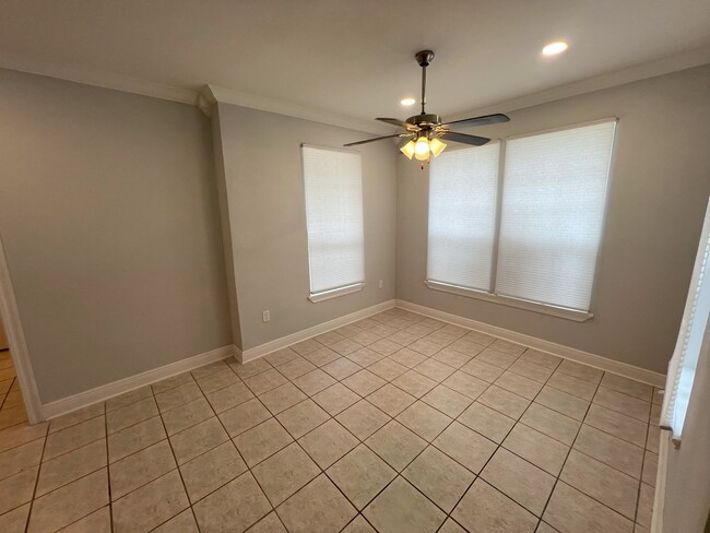 Building Photo - Newly remodeled, 4 bedroom, 2.5 bathroom h...