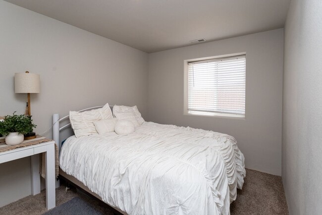 Building Photo - Exquisite 2-Story Home: Luxury Living in Tranquil Cul-de-Sac Setting!!