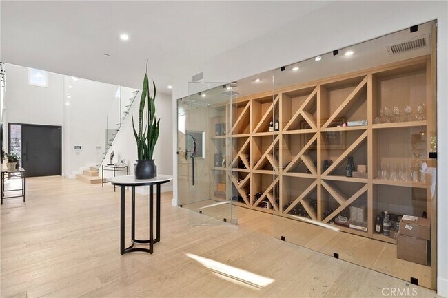 Building Photo - 15547 Valley Vista Blvd