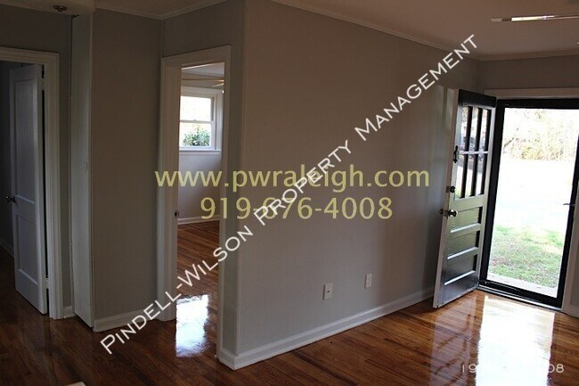 Building Photo - 2206 Bernard St