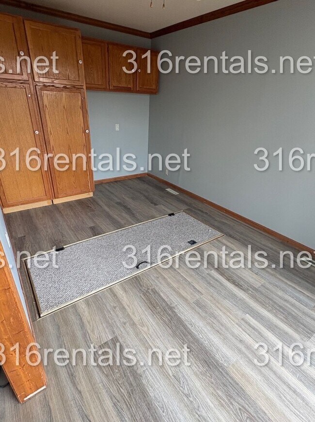 Building Photo - $950 - 3 bed 1 bath - Single Family Home