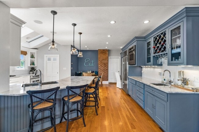 Building Photo - 15 Sheldon Rd