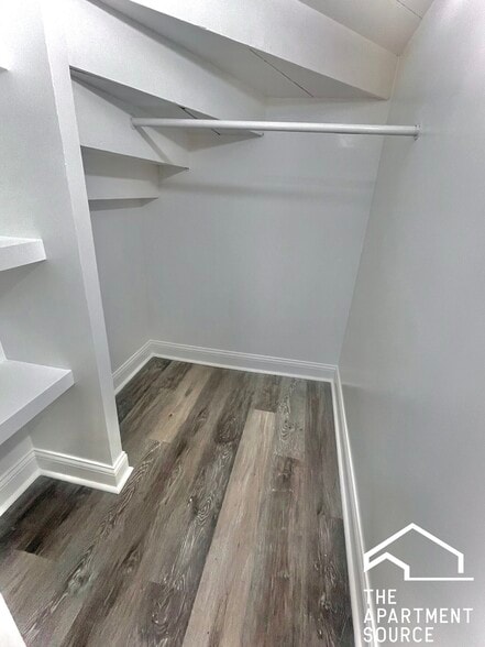 Building Photo - 2937 N Fairfield Ave