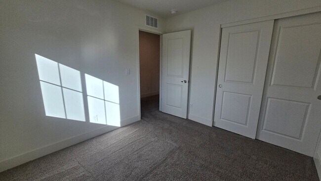 Building Photo - Modern 3-Bedroom Townhome – Built 2024 | Move-In Ready