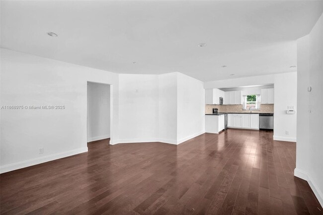 Building Photo - 2112 N 32nd Ct