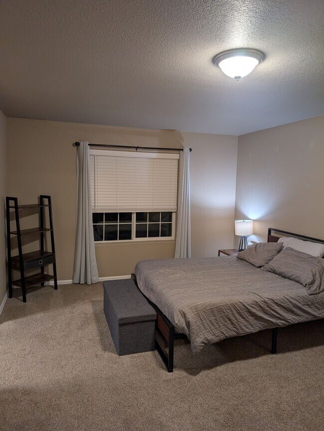 Building Photo - Amazing townhome in northern Colorado Springs