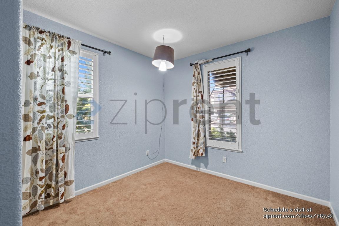 Building Photo - Unit