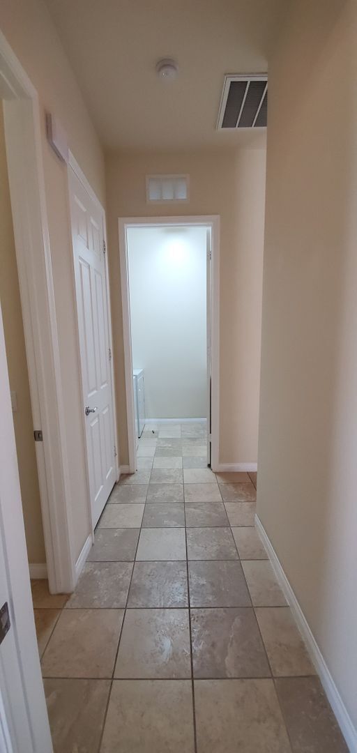 Building Photo - Apple Valley-Del Web Home, 2 Bedrooms,2 Ba...