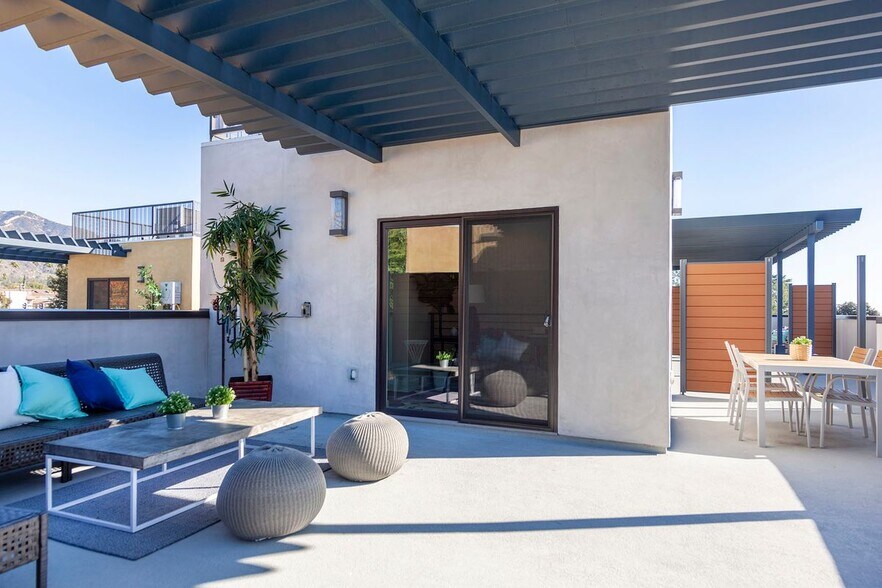 Building Photo - 1059 Elm Ave