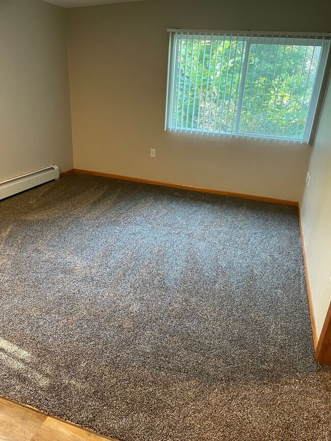 Building Photo - One Bedroom Apartment, Great Location!