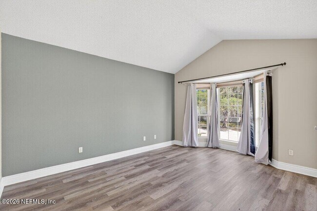Building Photo - 518 Tuxedo Ct