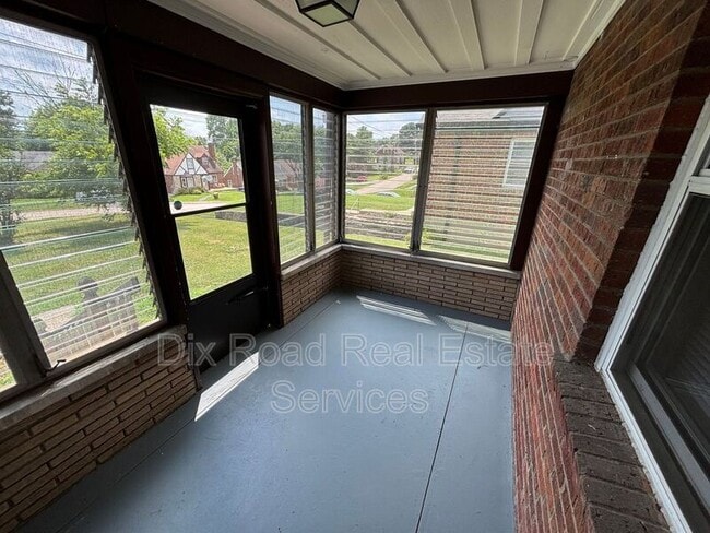 Building Photo - 3330 Van Zandt Dr