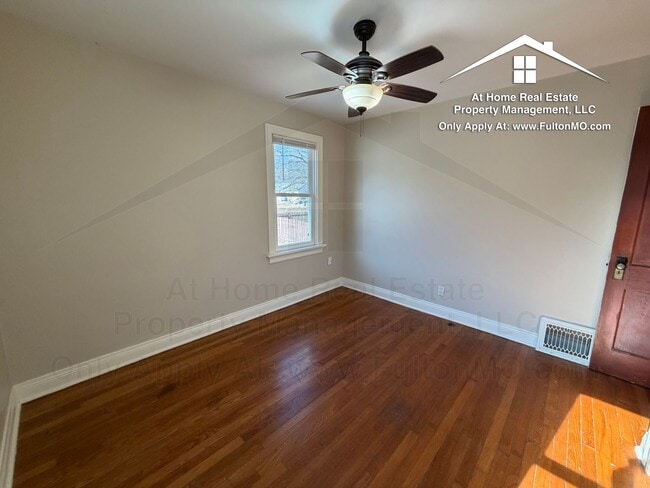 Building Photo - 707 Hollyhock Dr